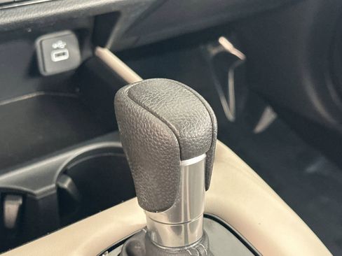 Certified 2023 Honda HR-V LX image 16