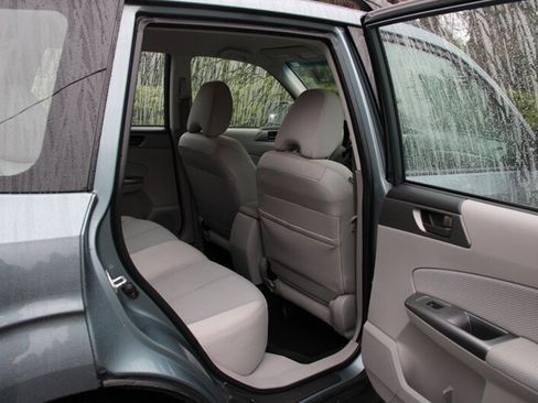 Used 2011 Subaru Forester 2.5X image 6