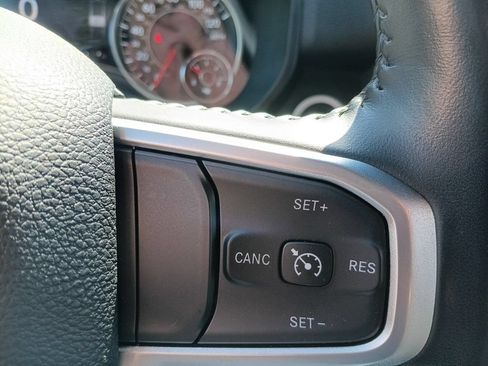 Used 2023 RAM 1500 Big Horn AWD/4WD image 6