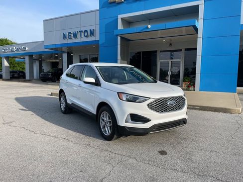 Used 2024 Ford Edge SEL AWD/4WD image 2