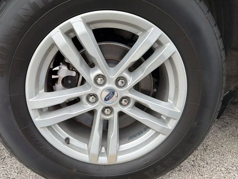 Used 2024 Ford Explorer XLT w/ Equipment Group 202A image 12