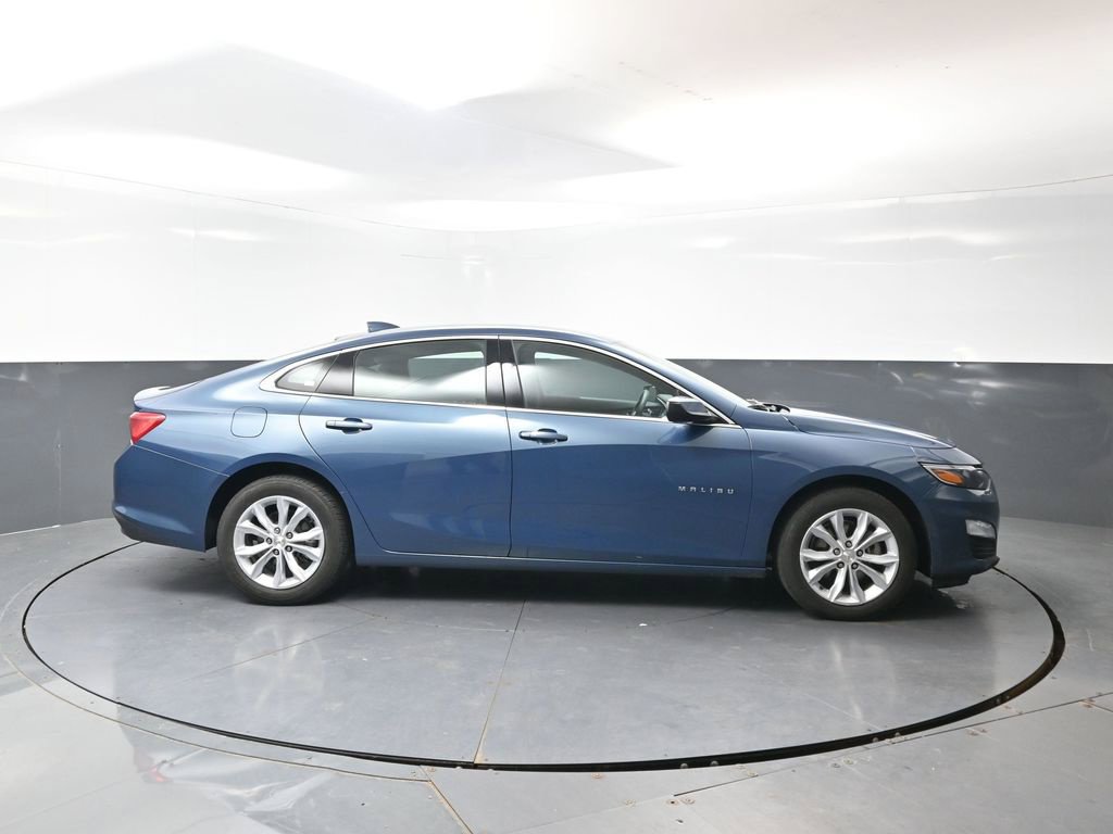 Used 2025 Chevrolet Malibu LT FWD image 3