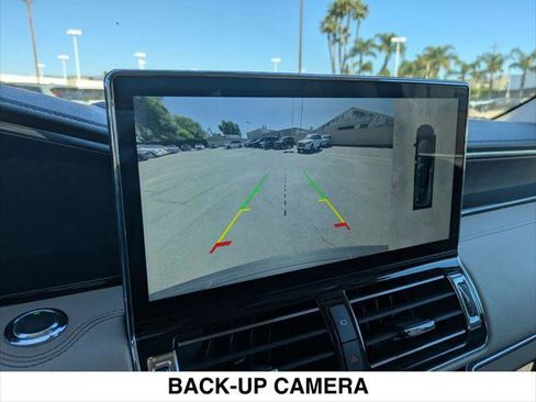 Used 2024 Lincoln Navigator Reserve image 17