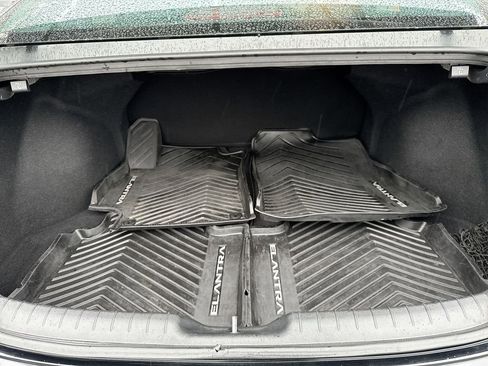 Used 2023 Hyundai Elantra Blue image 19