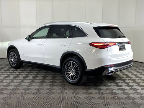 Used 2026 Mercedes-Benz GLC 300 4MATIC image 3