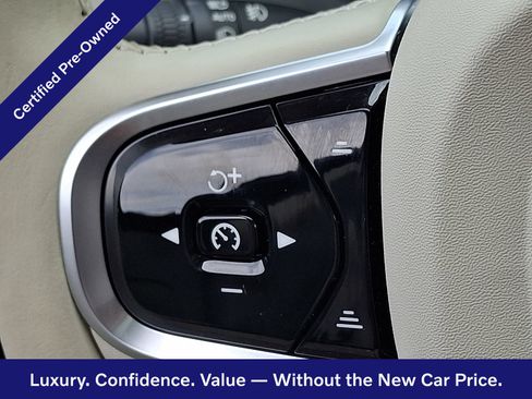 Certified 2023 Volvo XC60 B5 Plus w/ Protection Package Premier AWD/4WD image 23