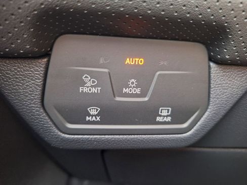 New 2026 Volkswagen Atlas SE image 12