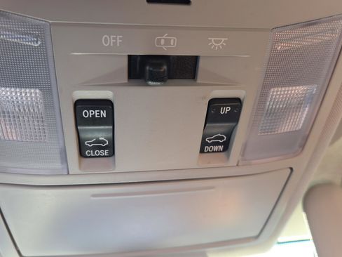 Used 2016 Toyota RAV4 Limited image 33