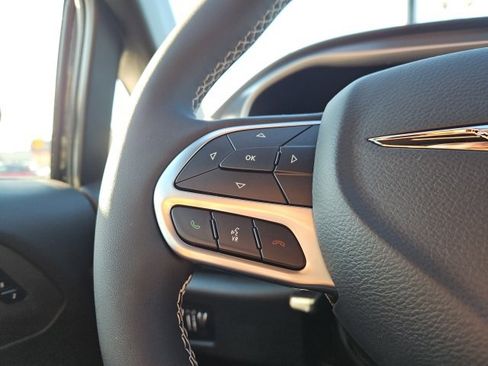 New 2026 Chrysler Pacifica Select image 41