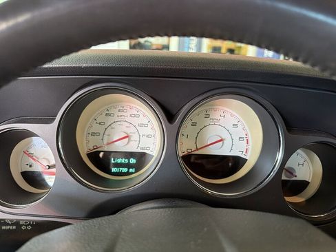 Used 2014 Dodge Challenger R/T image 12