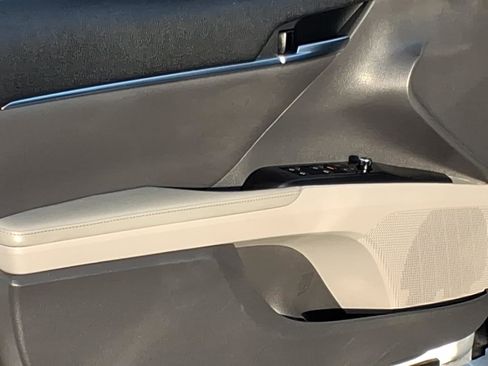 Certified 2020 Toyota Camry XLE w/ Carpet Mat Package FWD image 13