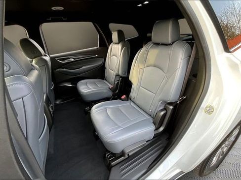 Used 2024 Buick Enclave Premium image 16