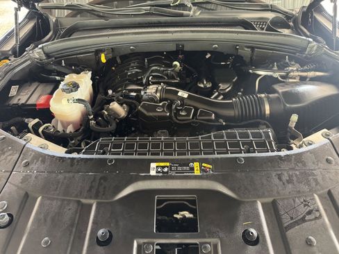 Used 2025 Jeep Grand Cherokee Laredo X w/ Luxury Tech Group I image 40