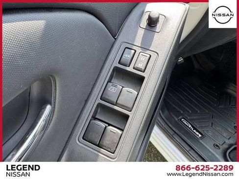 Used 2023 Nissan Frontier SV w/ Midnight Edition Package AWD/4WD image 17