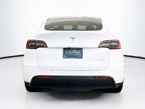 Used 2021 Tesla Model Y Long Range image 7