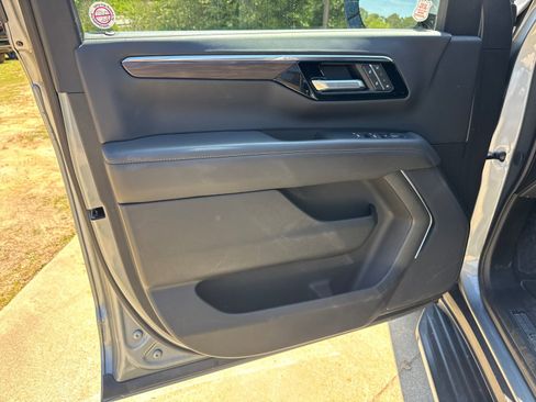 Used 2025 Chevrolet Tahoe LT AWD/4WD image 10
