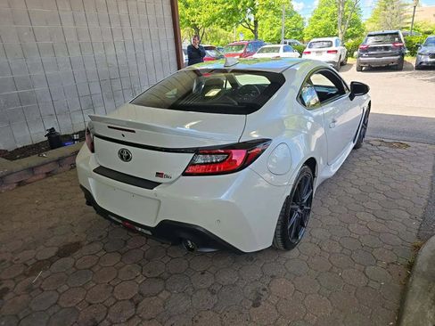 Used 2022 Toyota GR86 Premium w/ ALL Weather Mat Package (TMS) RWD image 3