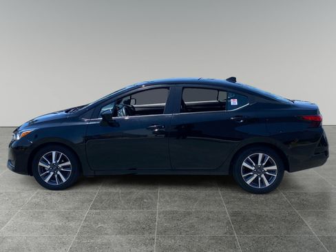 Used 2023 Nissan Versa SV FWD image 2