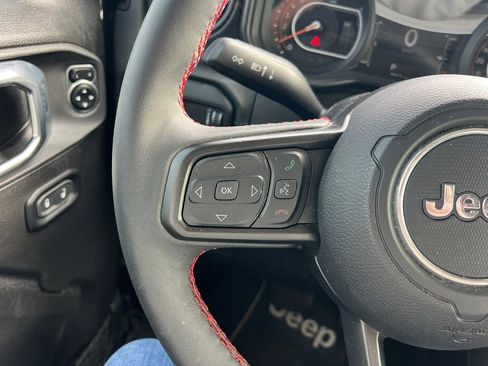 Used 2024 Jeep Wrangler Rubicon w/ Technology Group image 24