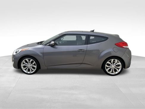 Used 2013 Hyundai Veloster w/ Style Pkg FWD image 4