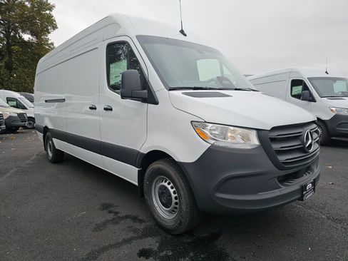 New 2025 Mercedes-Benz Sprinter 2500 image 8