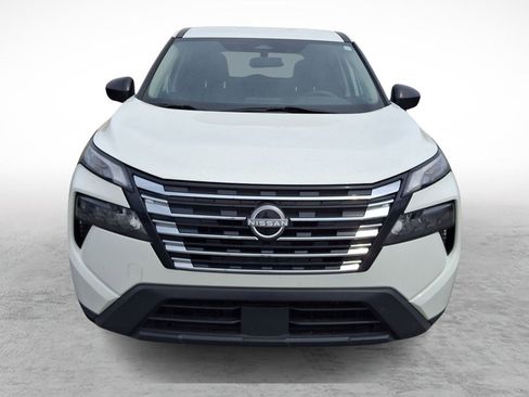 Used 2024 Nissan Rogue S image 2