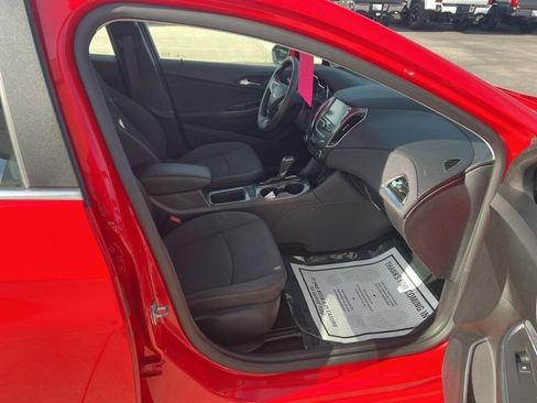 Used 2017 Chevrolet Cruze LT w/ Convenience Package image 12