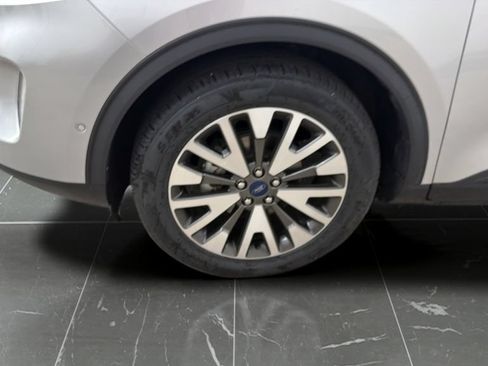 Used 2020 Ford Escape Titanium AWD/4WD image 25