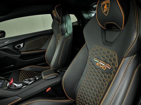 Used 2020 Lamborghini Huracan EVO AWD/4WD image 18