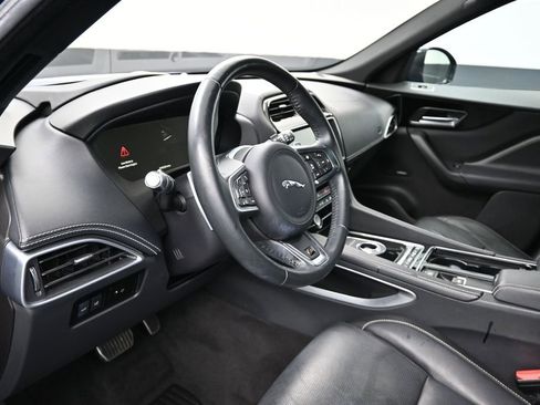 Used 2018 Jaguar F-PACE S AWD/4WD image 10