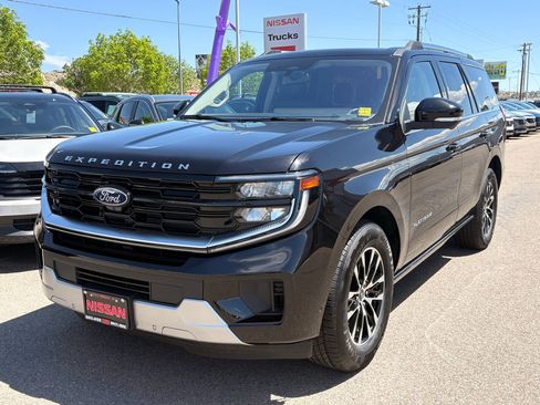 Used 2025 Ford Expedition Platinum AWD/4WD image 1