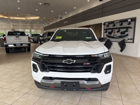New 2025 Chevrolet Colorado Z71 w/ Z71 Convenience Package 2 image 8