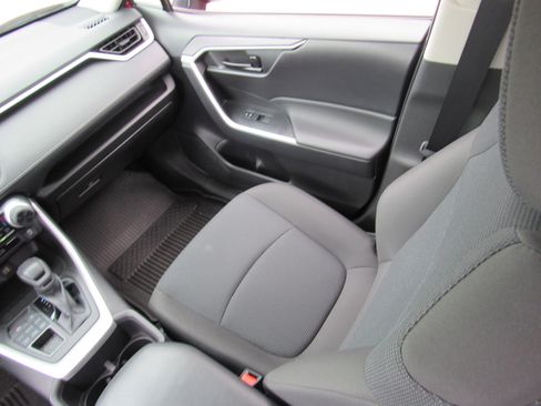 Used 2023 Toyota RAV4 LE AWD/4WD image 24