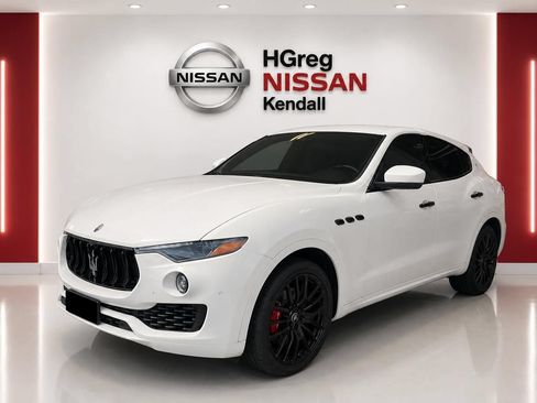 Used 2022 Maserati Levante GT AWD/4WD image 3