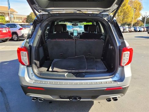 Certified 2021 Ford Explorer Platinum w/ Equipment Group 601A image 21