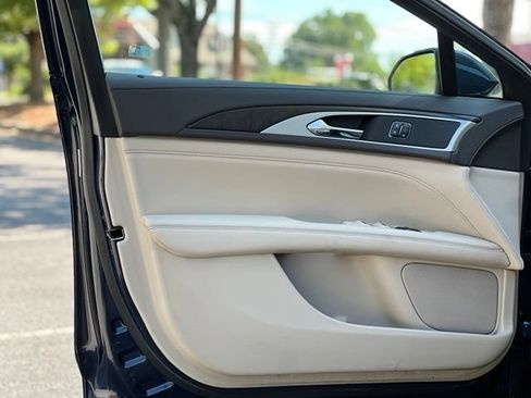 Used 2017 Lincoln MKZ Reserve AWD/4WD image 10