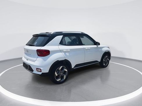 New 2026 Hyundai Venue SEL FWD image 8