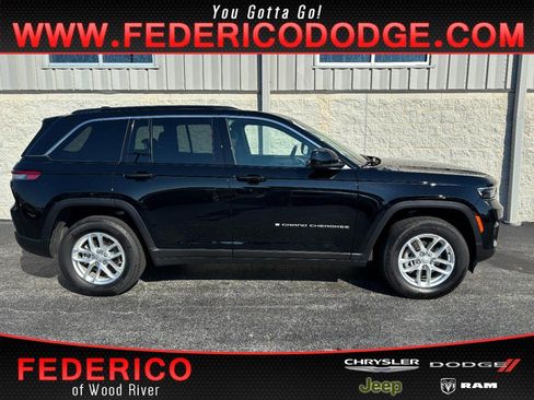 Used 2025 Jeep Grand Cherokee Laredo X w/ Luxury Tech Group I AWD/4WD image 1