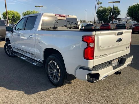 Used 2024 Chevrolet Silverado 1500 High Country w/ Technology Package AWD/4WD image 5