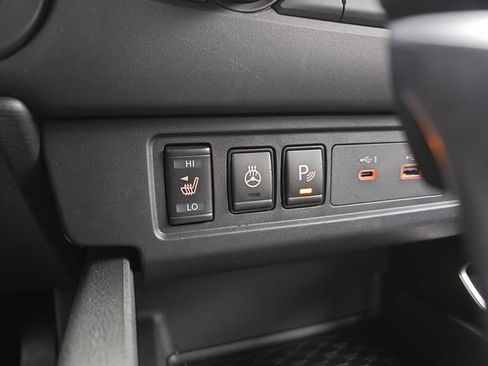 Used 2024 Nissan Frontier SV w/ Technology Package image 31