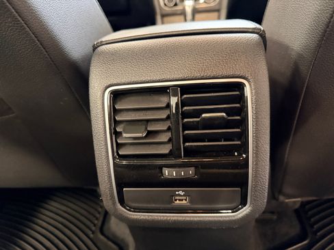 Used 2018 Volkswagen Passat 2.0T SE image 27