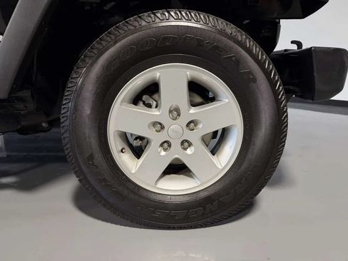 Used 2016 Jeep Wrangler Unlimited Sport w/ Quick Order Package 24S AWD/4WD image 9