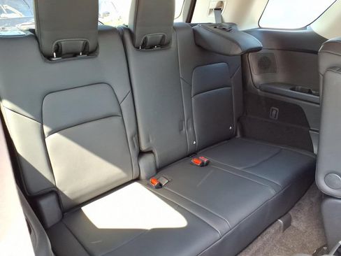 New 2026 Nissan Pathfinder SL w/ SL Premium Package AWD/4WD image 9