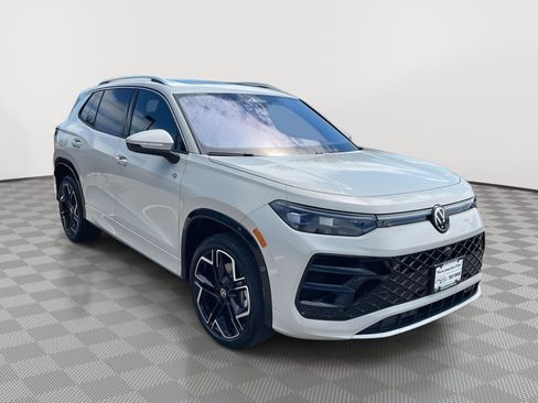 New 2026 Volkswagen Tiguan SEL R-Line AWD/4WD image 3