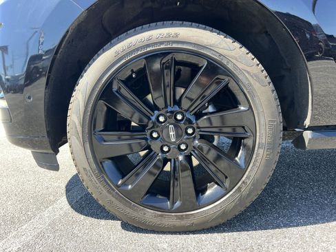 Used 2024 Lincoln Navigator L Reserve AWD/4WD image 12