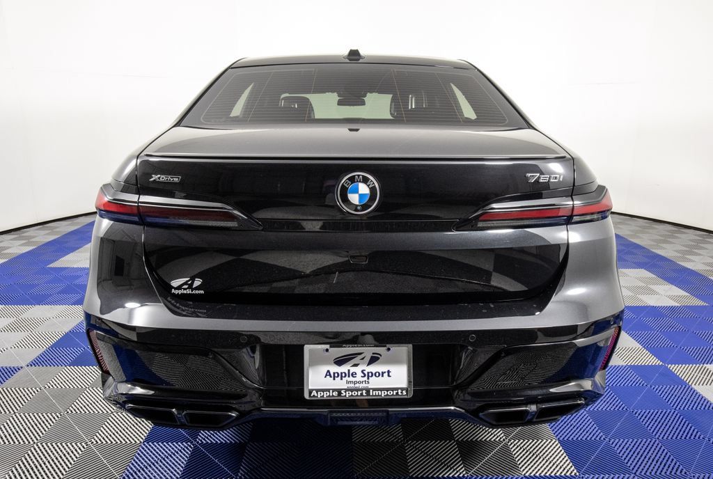 Used 2025 BMW 760i xDrive w/ Executive Package AWD/4WD image 6