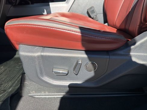 Used 2022 Ford F350 Platinum image 19