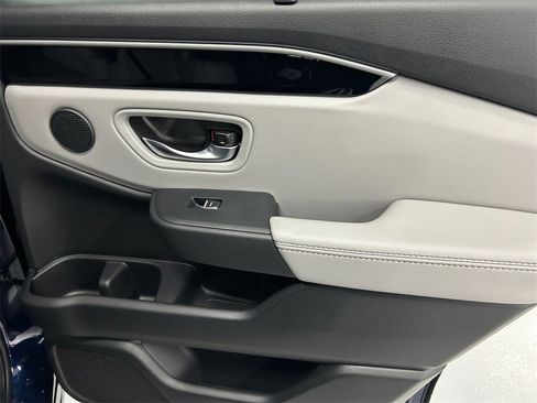 New 2025 Honda Pilot Touring image 21