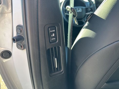 Used 2023 Honda Odyssey Touring image 18