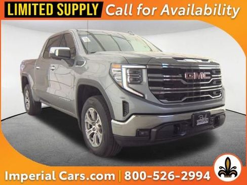 Used 2025 GMC Sierra 1500 SLT image 1